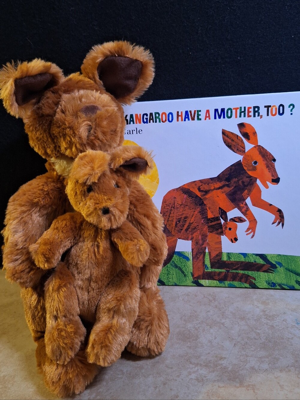 Kohl's Cares Kangaroo Mom & Baby Joey Plush 10" Eric Carle Does A Kangaroo Book